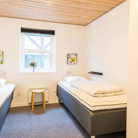 Ferienhaus Holiday Henne Liii *